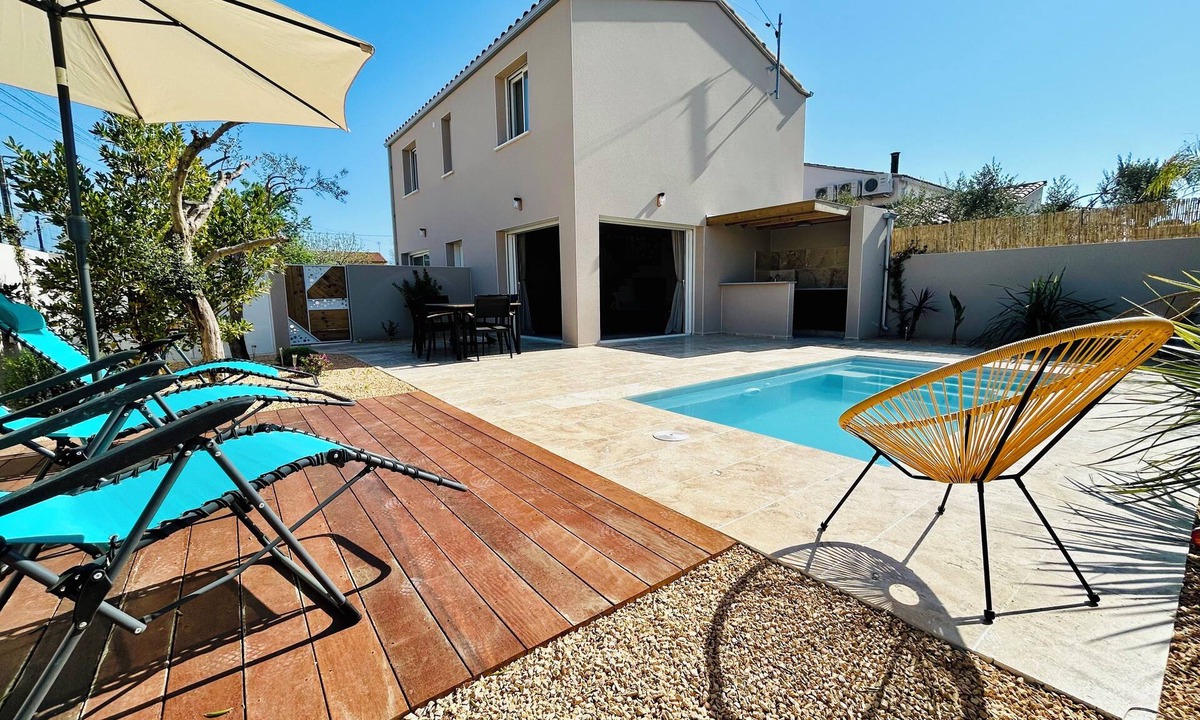 Balaruc-les-Bains Villa | Villa in quiet neighborhood with pool (3 stars)