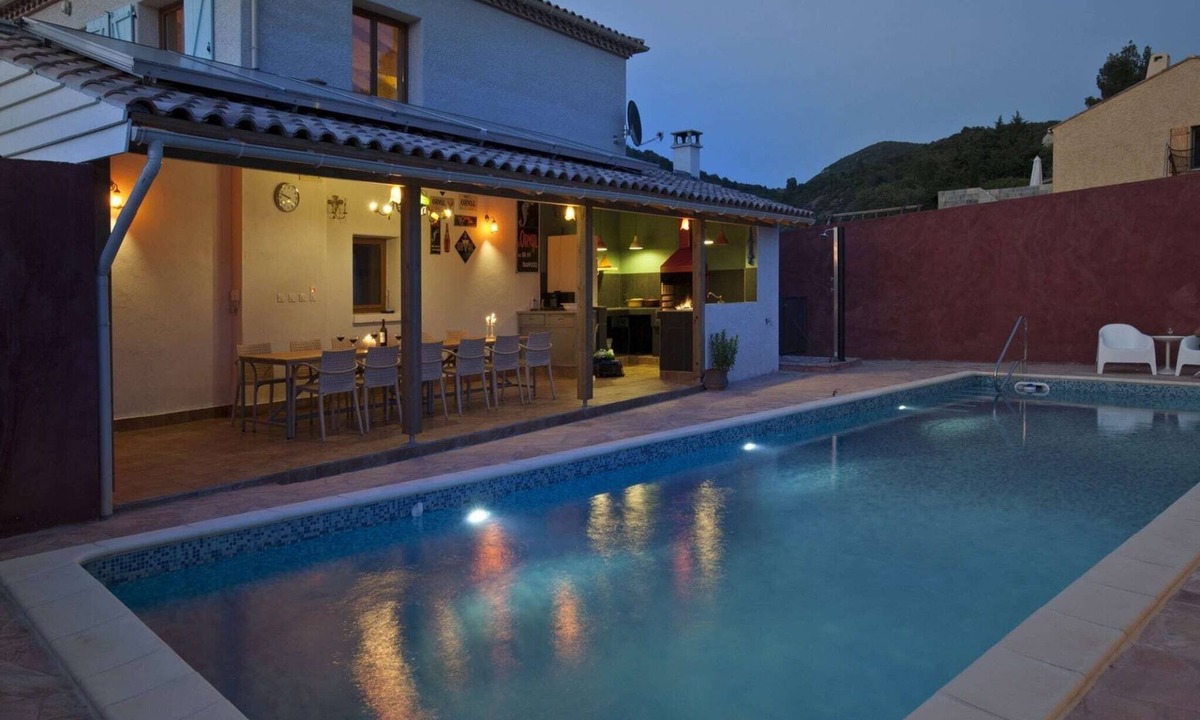 Roquebrun Villa | Villa in Roquebrun with Heated Pool & Terrace