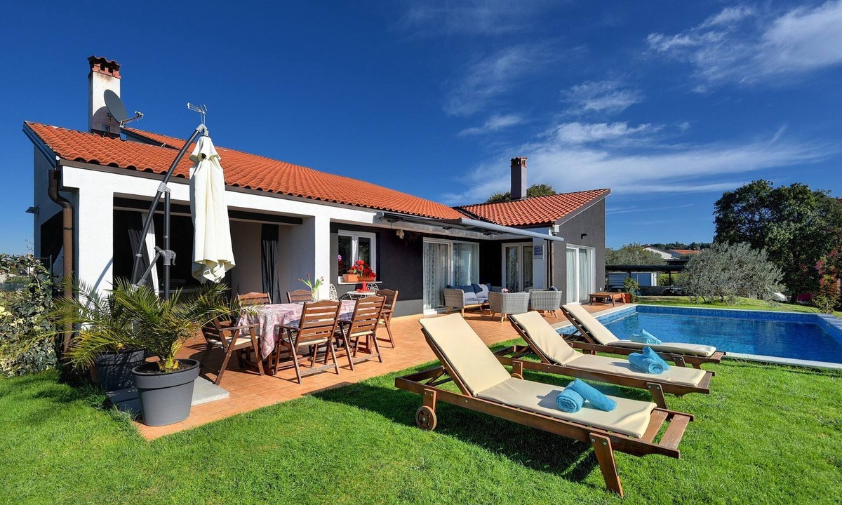 Rovinjsko Selo Villa | Villa in Rovinj with Pool & Bubble Bath