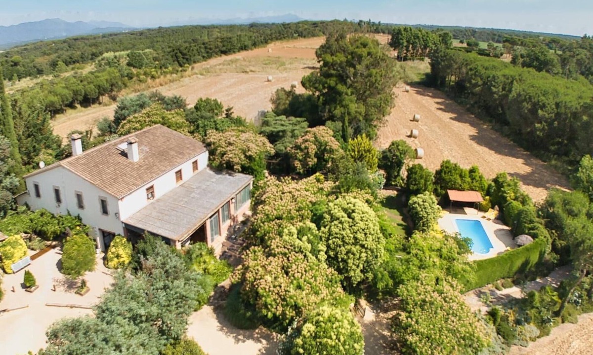 Caldes de Malavella Villa | Villa in Spain for 20 people, near beaches