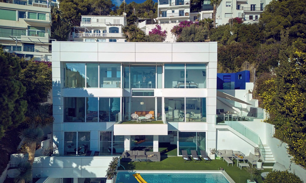 Sitges Ski Chalet | Villa in Sitges |Pool|Jacuzzi|BBQ|Views|AC|12P