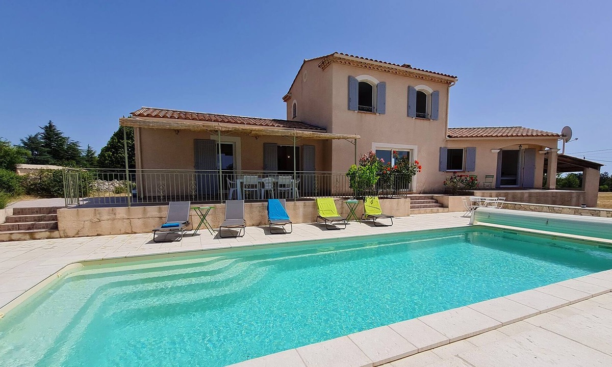 Simiane-la-Rotonde House | Villa in the countryside with heated pool