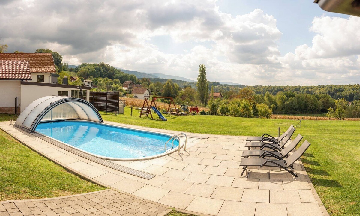 Strmec Stubicki Villa | Villa in the Stubica region with wellness, jacuzzi, sauna, and pool for relaxation
