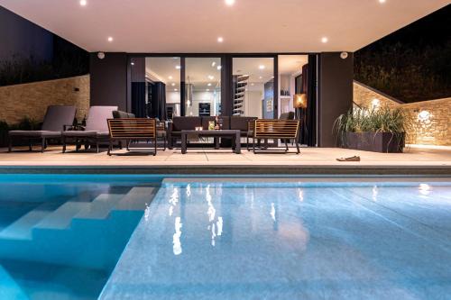 Kali Villa | Villa Infinity - Luxurious seaview Villa with enchanting Pool