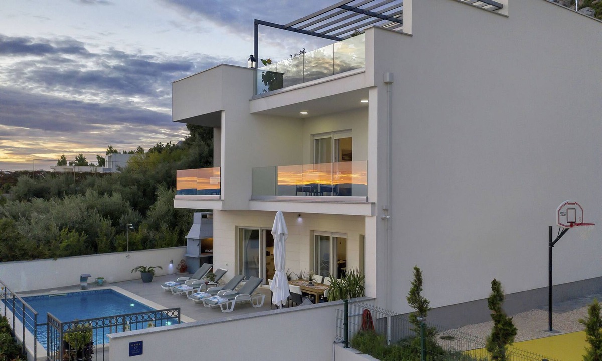 Krvavica House | Villa inmitten der Natur in ruhiger Lage by Interhome