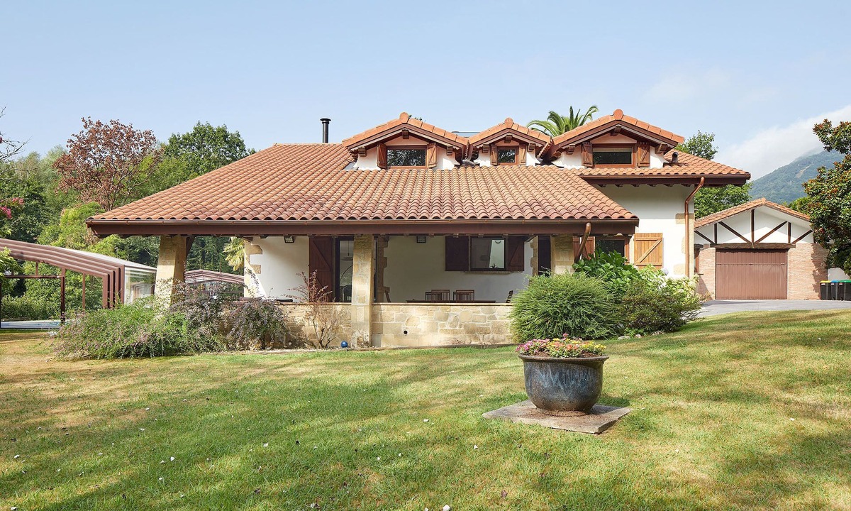 Hondarribia Villa | Villa Jaizubia Golf by FeelFree Rentals