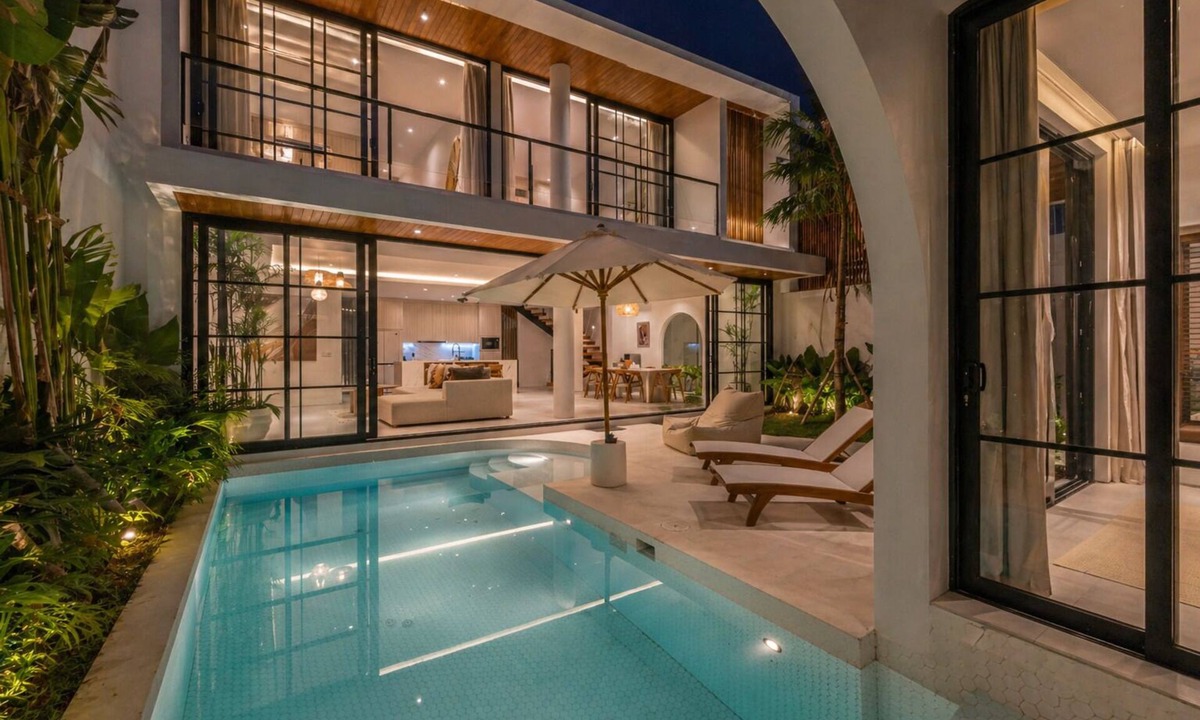 Batubelig Villa | Villa Janoor by GORO