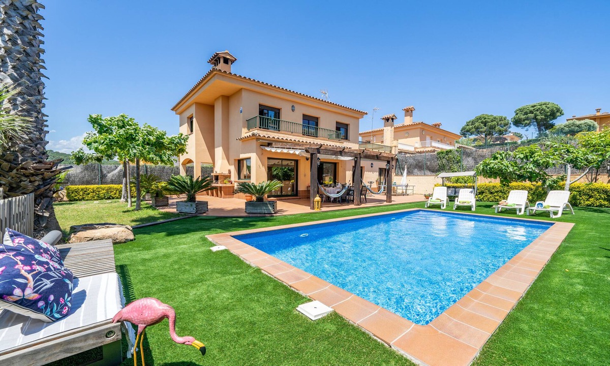Condado del Jaruco Villa | Villa Jaruco Lux | Private Pool BBQ Air Conditioning Ideal for Families