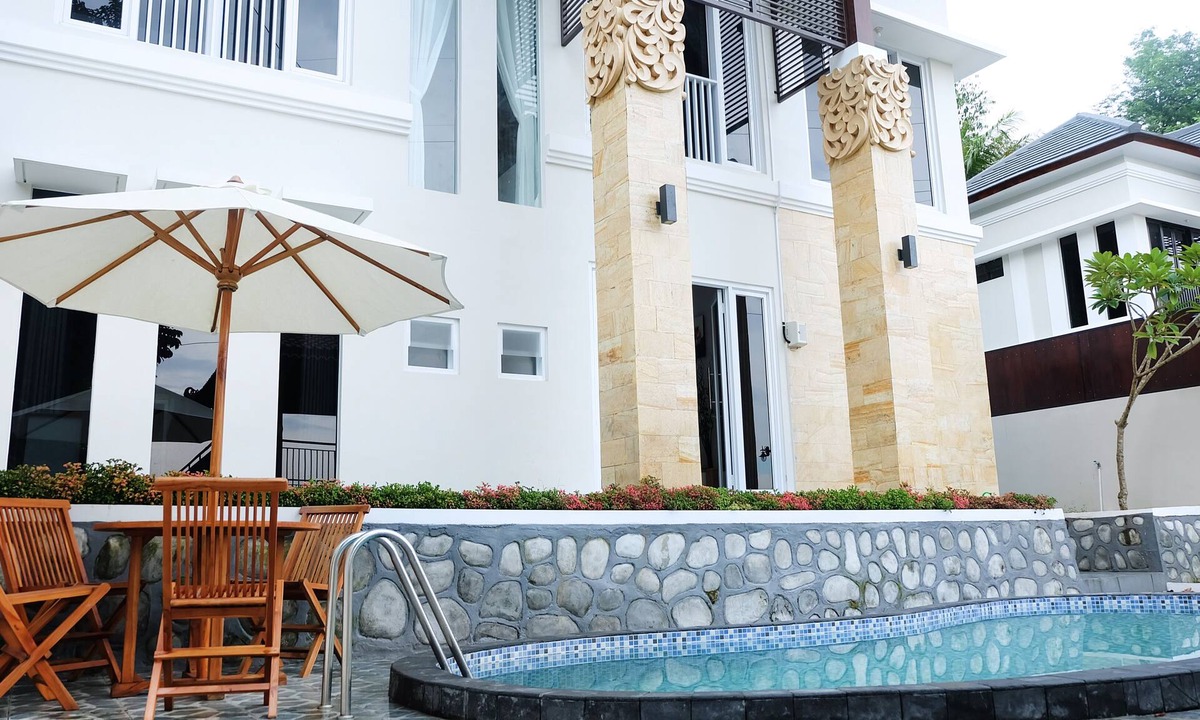Bangunjiwo Villa | Villa Jogja Grand Bale with Private Pool by Simply Homy