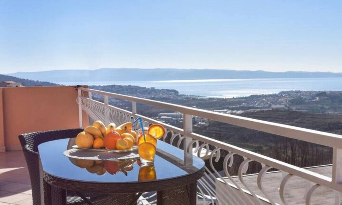 Mravince Villa | Villa Joy