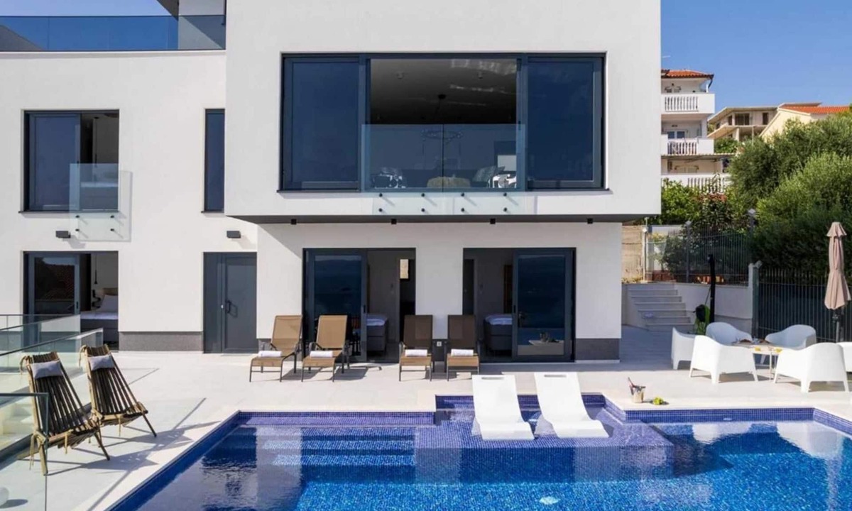 Okrug Gornji Villa | Villa Julian with a heated pool