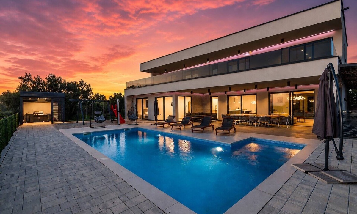 Peroj Villa | Villa Jura – Modern Villa with Pool, Wellness and Sea View