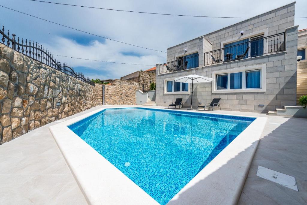 Popovici Villa | Villa Kabalero