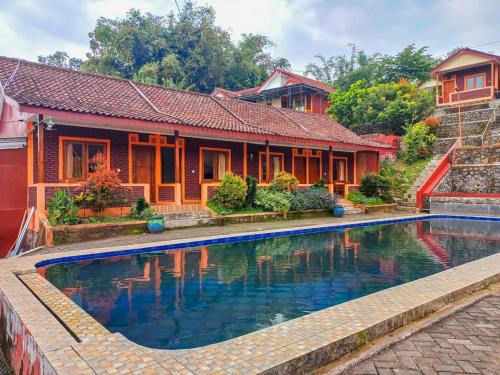 Pacet Hotel | Villa Kampoeng City Pacet Mitra RedDoorz