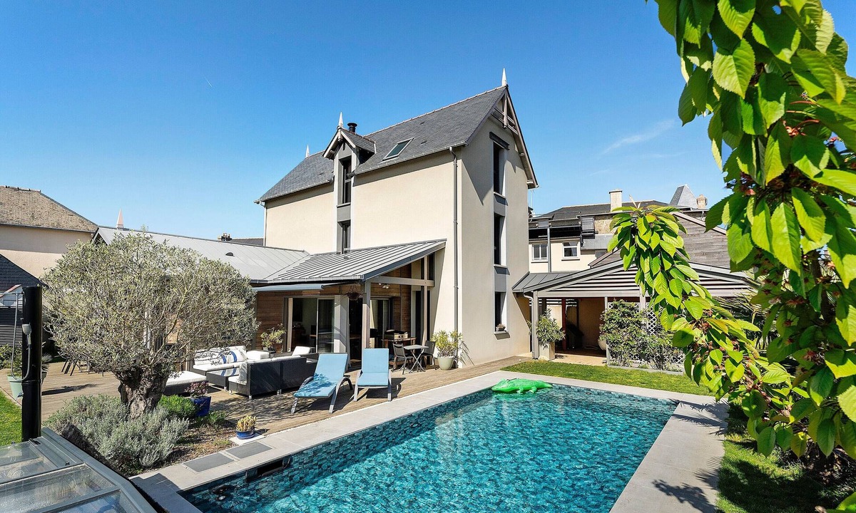 Lancieux House | "Villa Ker Breizh" Seaside Villa with Pool