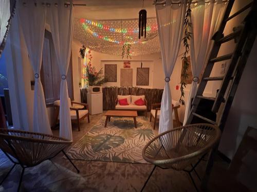 Cusset House | Villa Kiara Hebergements