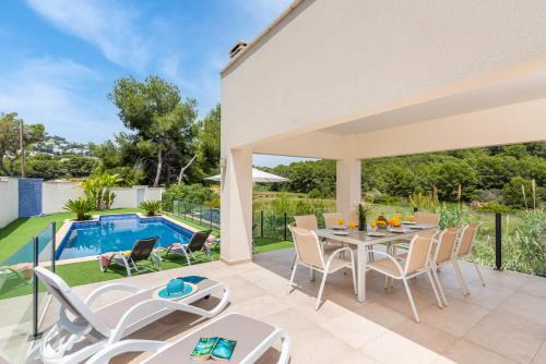 Pinar del Advocat Villa | Villa Kobe - Plusholidays