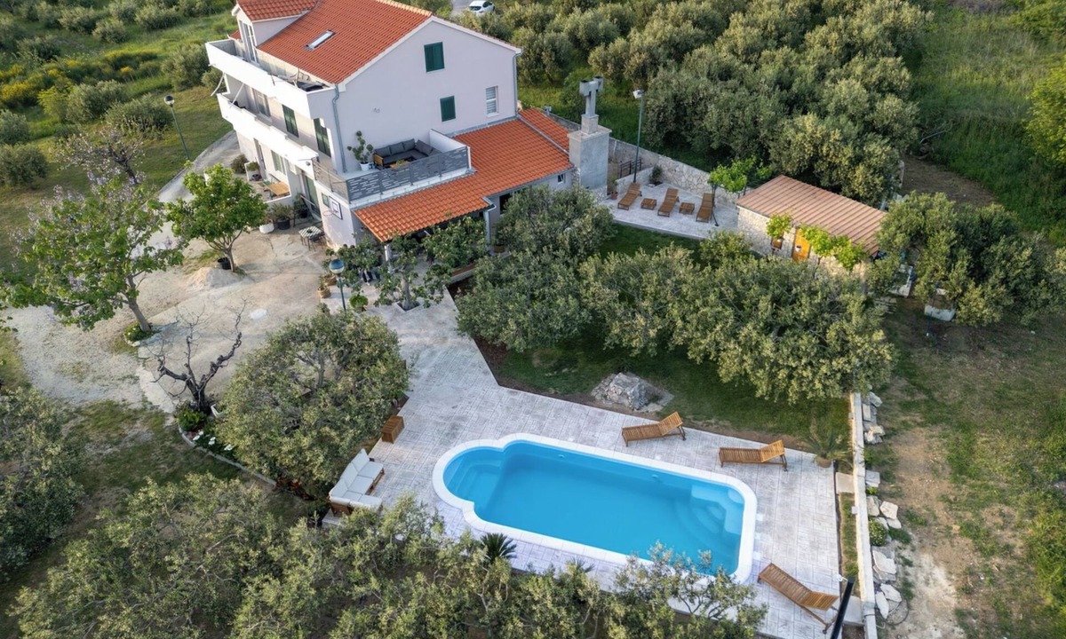Mravince House | Villa Kucine Olives Garden by Interhome