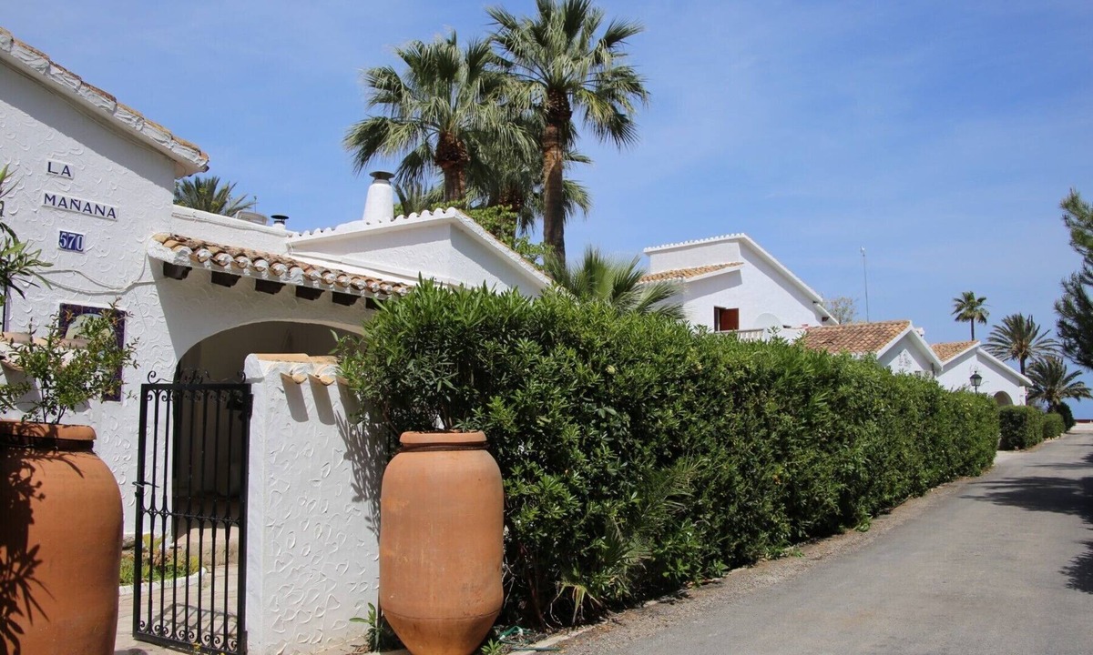 Denia Villa | Villa LA MAÑANA 1ª Línea Playa