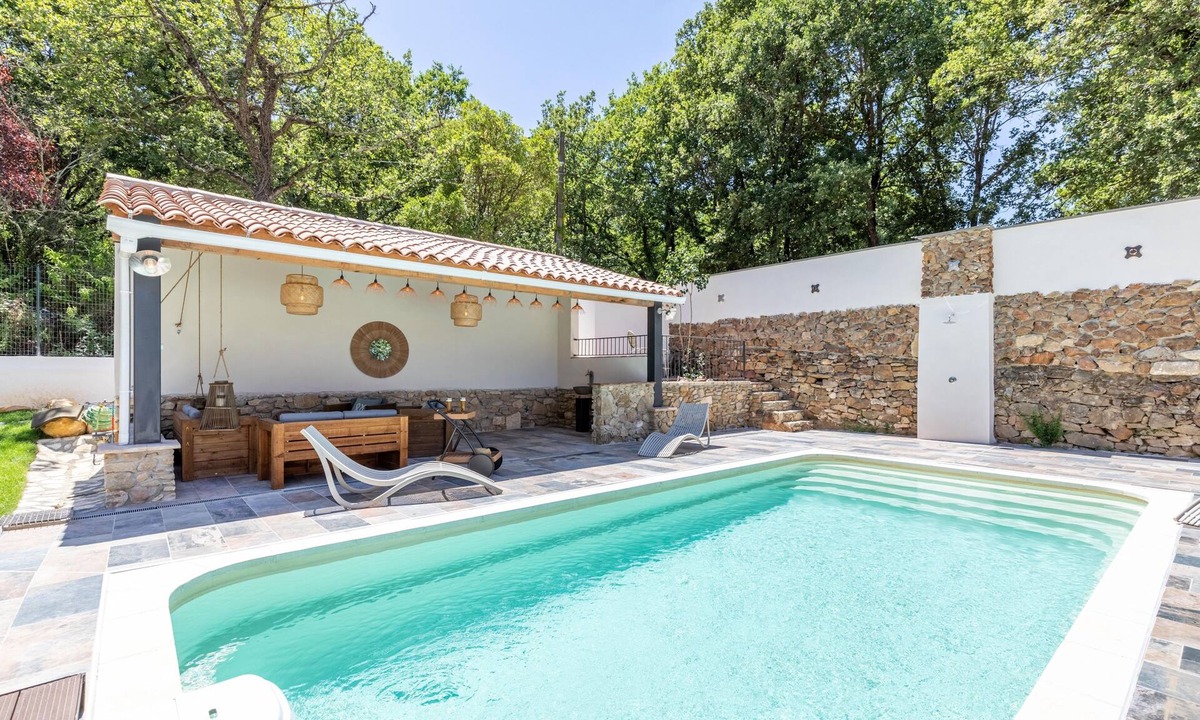 Pougnadoresse Villa | Villa La Roche Rouge