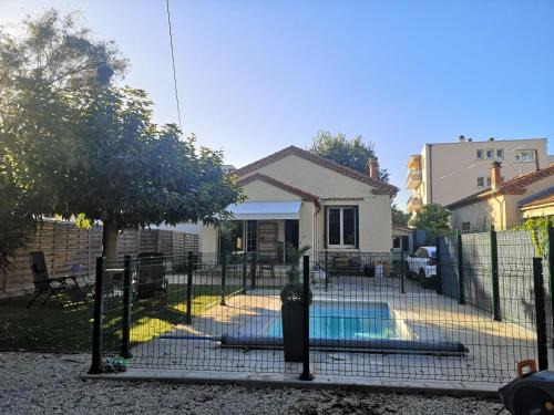 Lemasson Bed & Breakfast | Villa la Roseraie chambre avec sdb privée