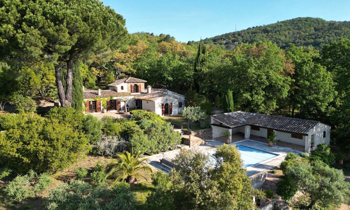 La Garde-Freinet Villa | VILLA LA SERGERIE DANS LA FORET