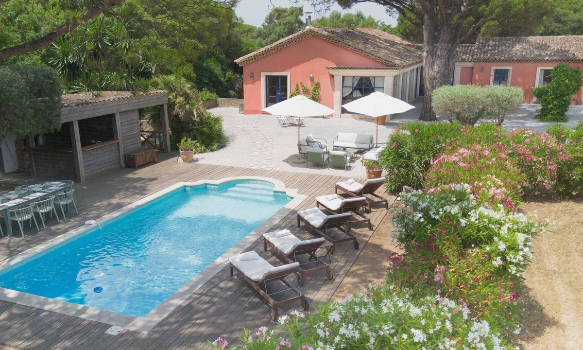 Saint-Tropez Villa | Villa La Source - Ideally located!
