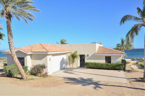 Ensenada Los Muertos Villa | Villa Langosta by Cabo Villas