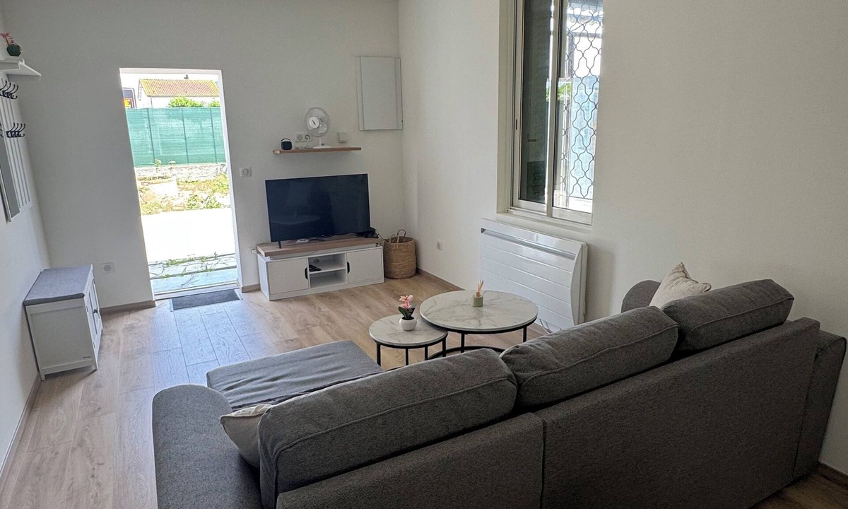 Croix de Pierre - Route d'Espagne House | Villa LARRIEU House with garden and parking space