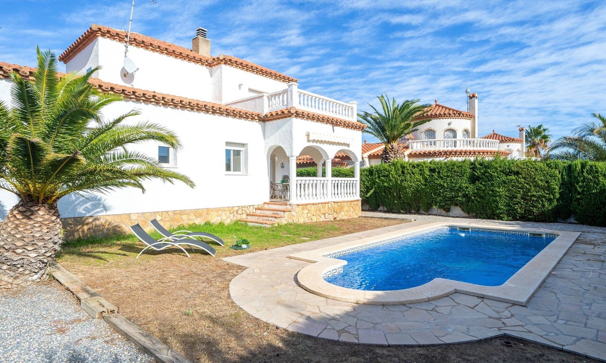 Miami Platja Villa | Villa "Laura piscina privada y aire" with Pool & Garden