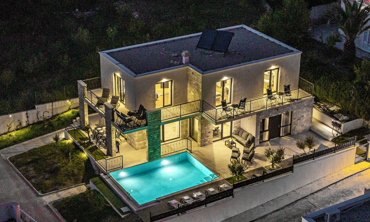Brasina Villa | Villa Lav Lux – Elegant Residence with Heated Pool