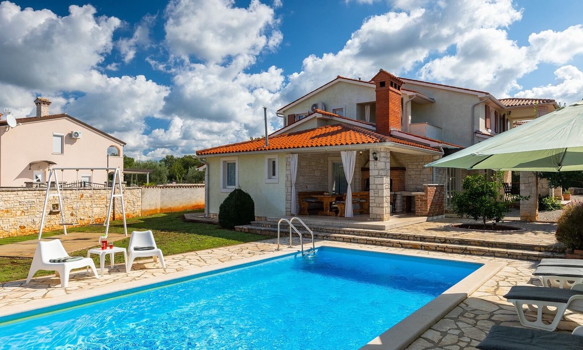 Gajana Villa | Villa Lavanda by Villas Guide