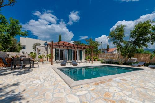 Mocici Villa | Villa Lazo