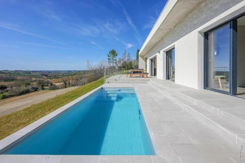 Salvagnac Villa | VILLA LE BELVEDERE-DESIGN-PISCINE-VUE-GAILLAC