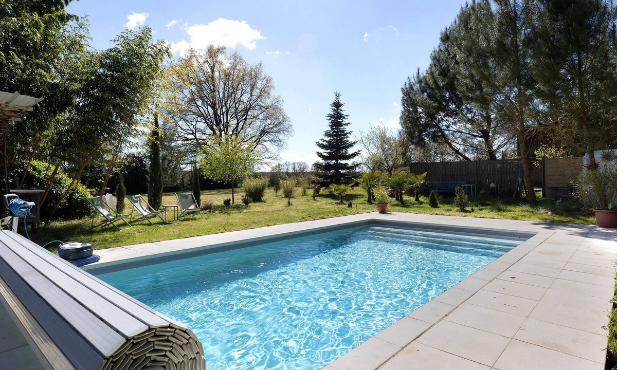 Chateau-la-Valliere Villa | Villa "Le Coin Du Bois En Touraine" with Private Heated Pool, Jacuzzi, and Wi-Fi