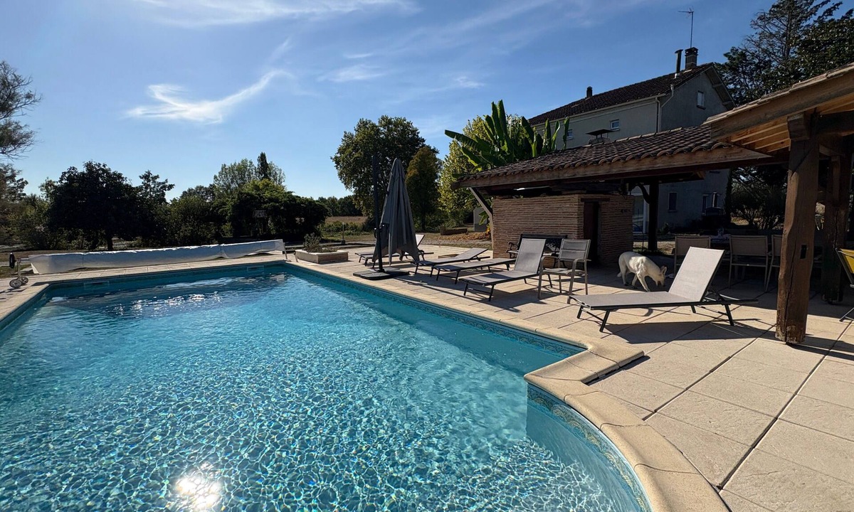 Aiguillon House | Villa Le Parc de Gouts – Your Spacious Estate with Heated Pool and Private Pond in Aiguillon