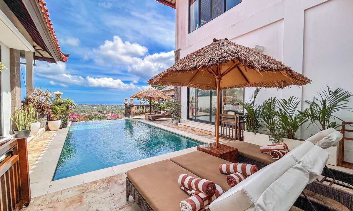Ungasan Villa | Villa Leana - 4 Bedroom, family friendly inc. pool fence, cook and epic sunsets