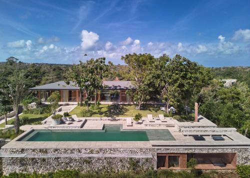 Uluwatu Villa | Villa Lebar - Hilltop 3 Bedroom Private Home with Vast Ocean and Volcano Views