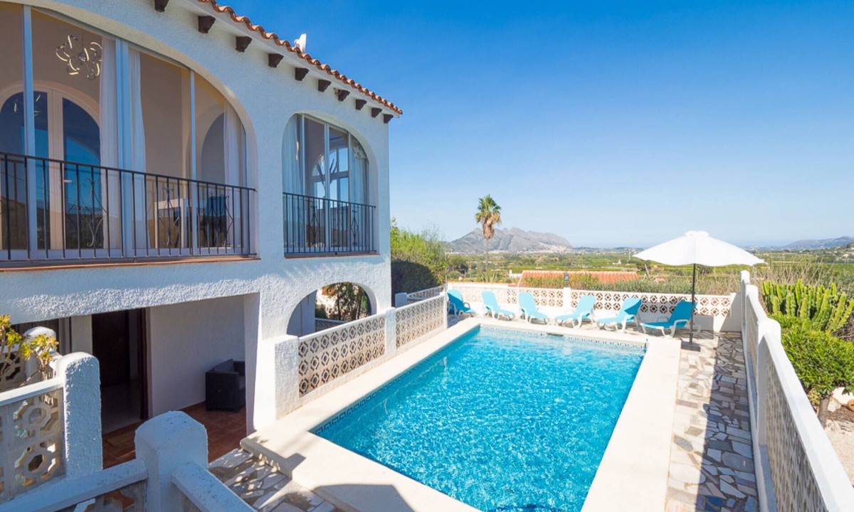 Orba Villa | Villa Leonie, private pool, jacuzzi, 8p