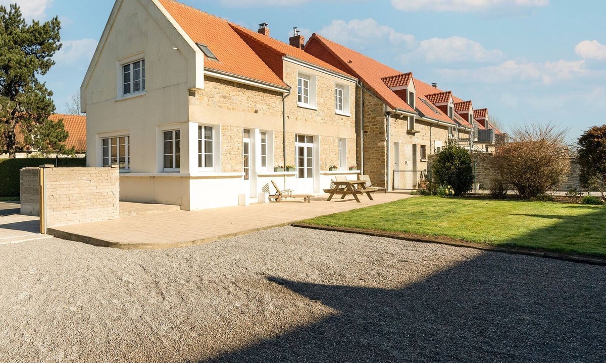 Wimille House | Villa les Aubépines in Wimille with garden