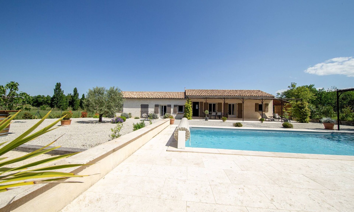 Mondragon Villa | Villa les Granges Blanches quiet stay and heated pool