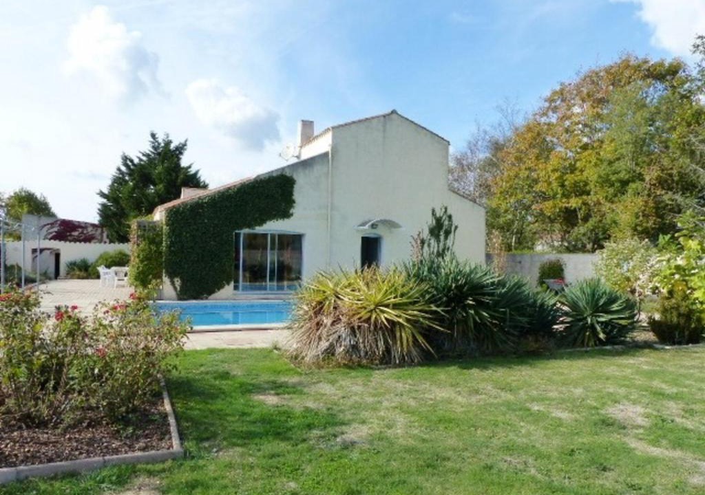 Chateau-d'Olonne Villa | Villa Les Sables-d'Olonne, 5 pièces, 10 personnes - FR-1-427-82