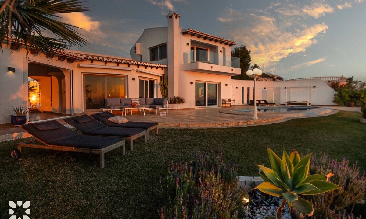Cumbre del Sol Villa | Villa LIGHTHOUSE by Abahana Villas