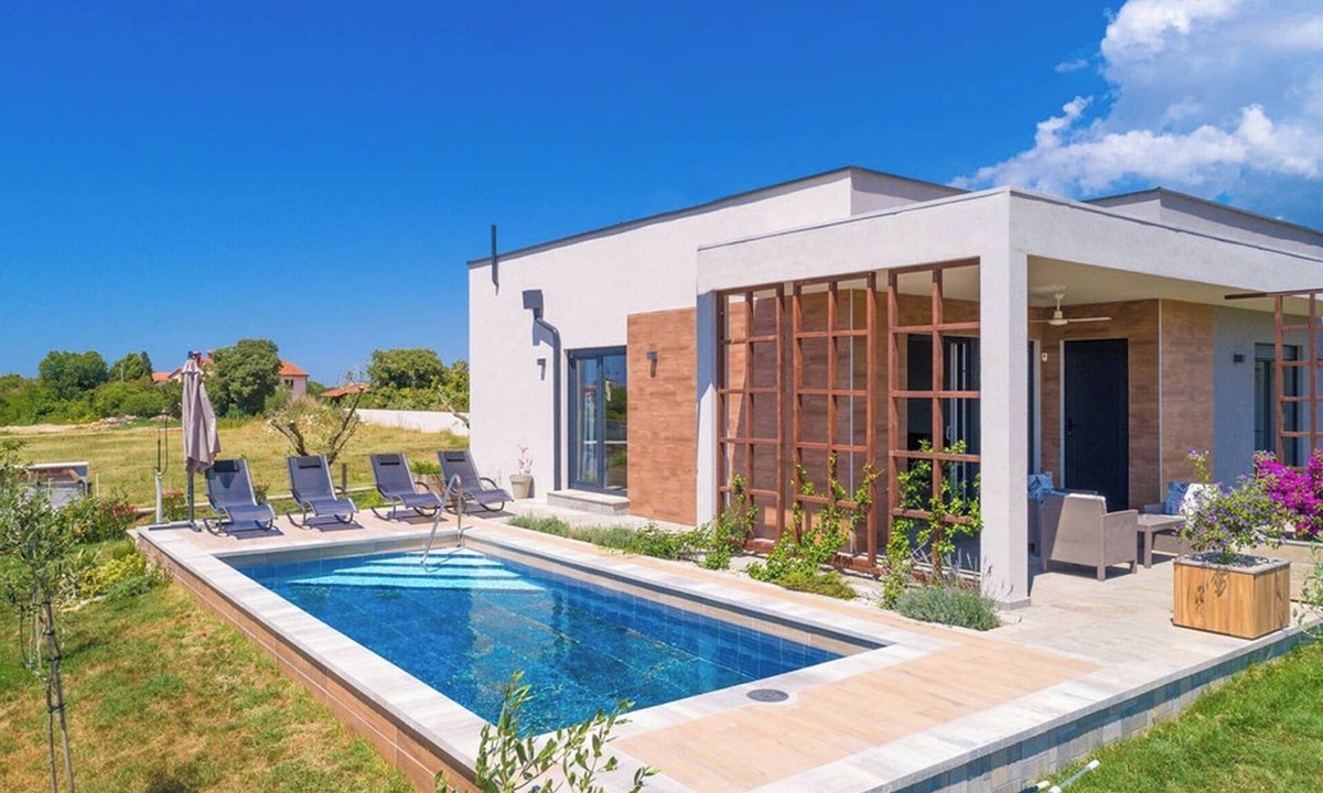Galizana Ski Chalet | Villa Lily - Private Pool, Lovely Garden