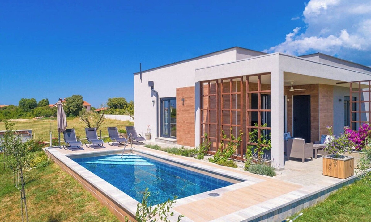 Galizana House | Villa Lily - Private Pool, Lovely Garden
