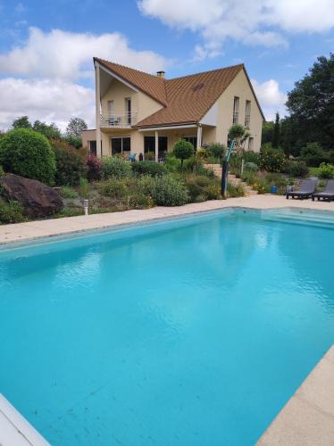 La Bazoge Bed & Breakfast | Villa Longue vue