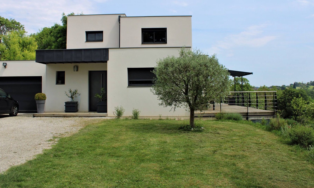 Carlus Villa | Villa Loucla