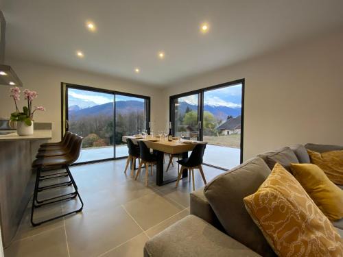 Mercury House | Villa Lounge