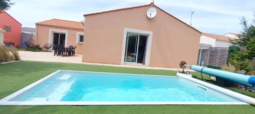 Olonne-sur-Mer Villa | Villa LS - Agreable Villa avec piscine et jacuzzi