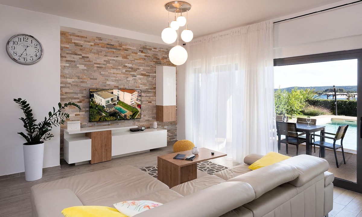 Turanj House | Villa "Lu-Ma" with view of the water